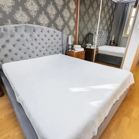 Delightful Apartment In Romania דירה קלוז'-נאפוקה