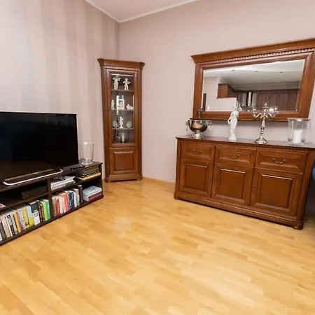 Delightful Apartment In Romania * קלוז'-נאפוקה